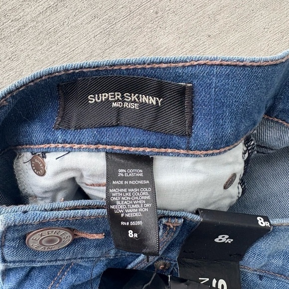 Express Super Skinny Mid Rise Jeans Size 8 NEW - Picture 3 of 5